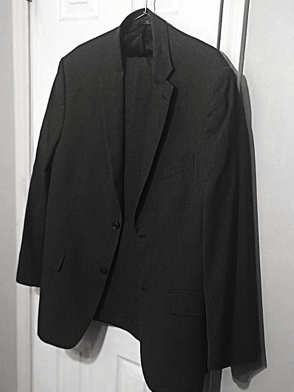 Haggar Men 2 Piece Gray Pinstripe Suit   42R